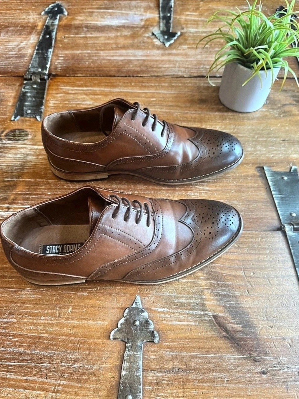 Stacy Adams Madison Wingtip Oxfords Brown Big Kid
Size 3 & 4